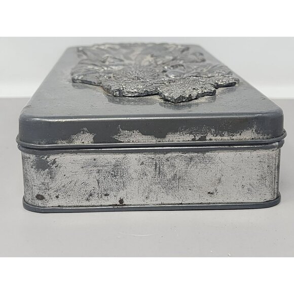 Vintage 1966 Santa Claus Collectible Rectangular Tin With Embossed Design Metal - Picture 3 of 10